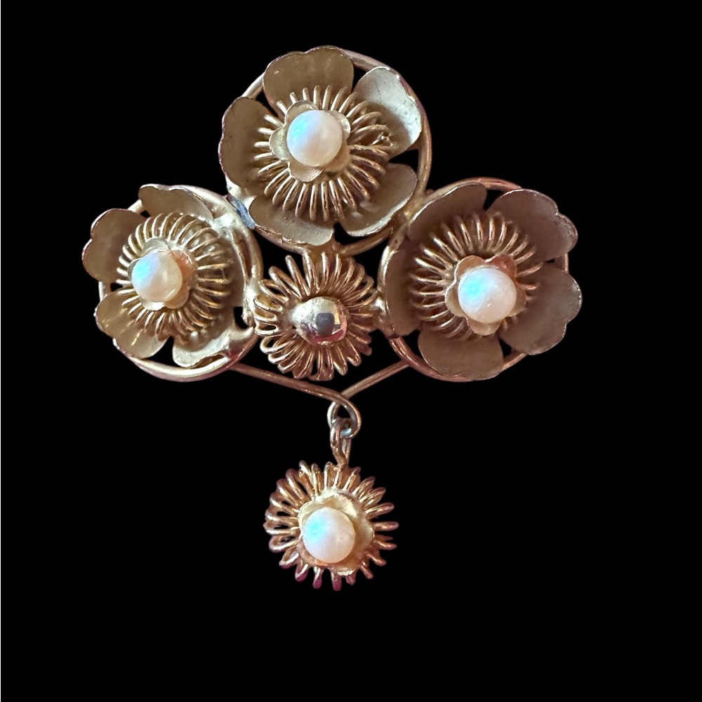 Vintage Goldtone Brooch/Pin - Picture 1 of 6